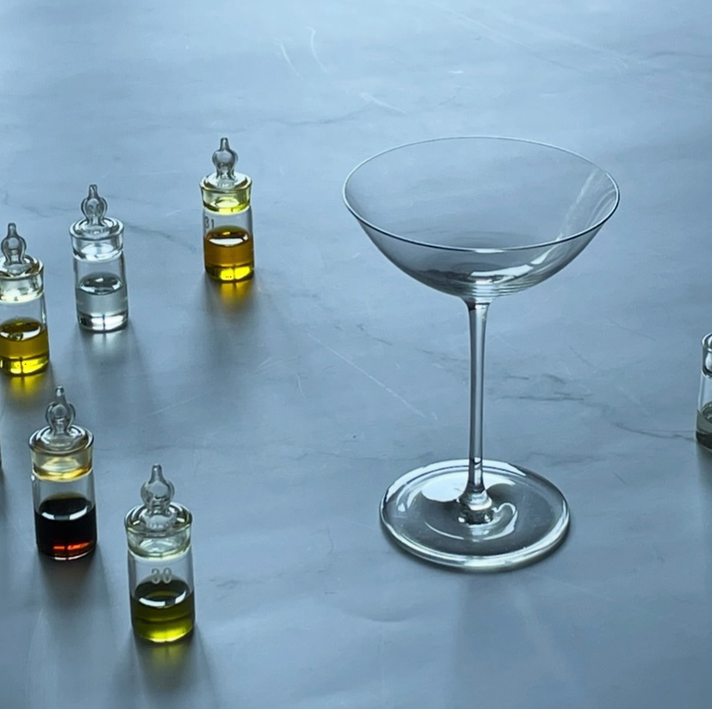 グラスとアロマの風景