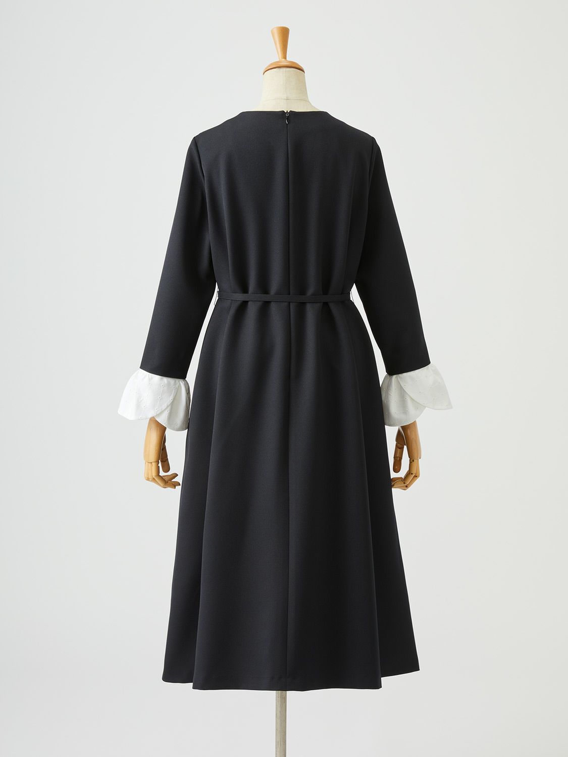 Valentino Embroidery Cuffs Dress | serizawa公式ONLINE STORE